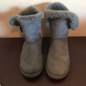 UGG Short boots size 10 Bailey Button